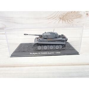 Atlas 1:72 Pz.Kpfw. VI TIGER Ausf. E Tank - 1944 WWII - With Case